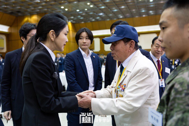 241001 제76주년 국군의 날 데통실 공식사진.jpg