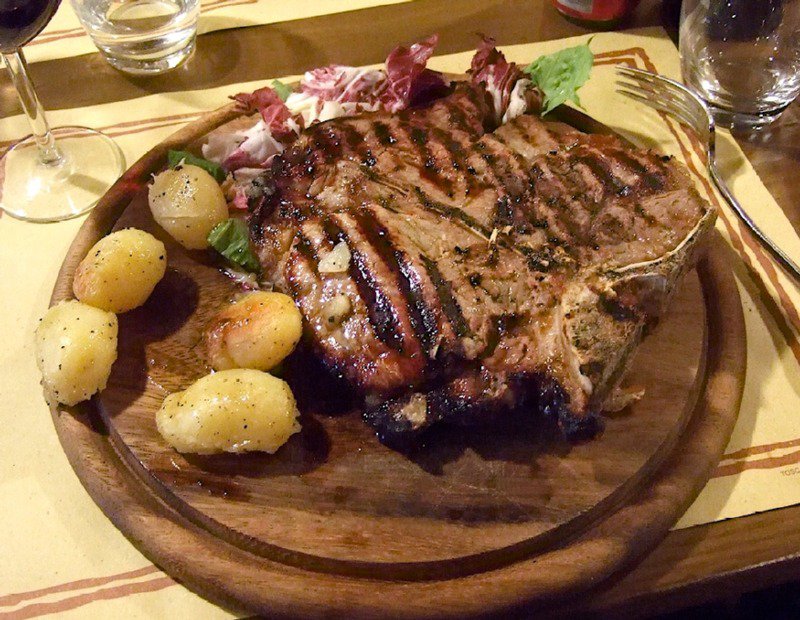 Bistecca_alla_fiorentina-01.jpg